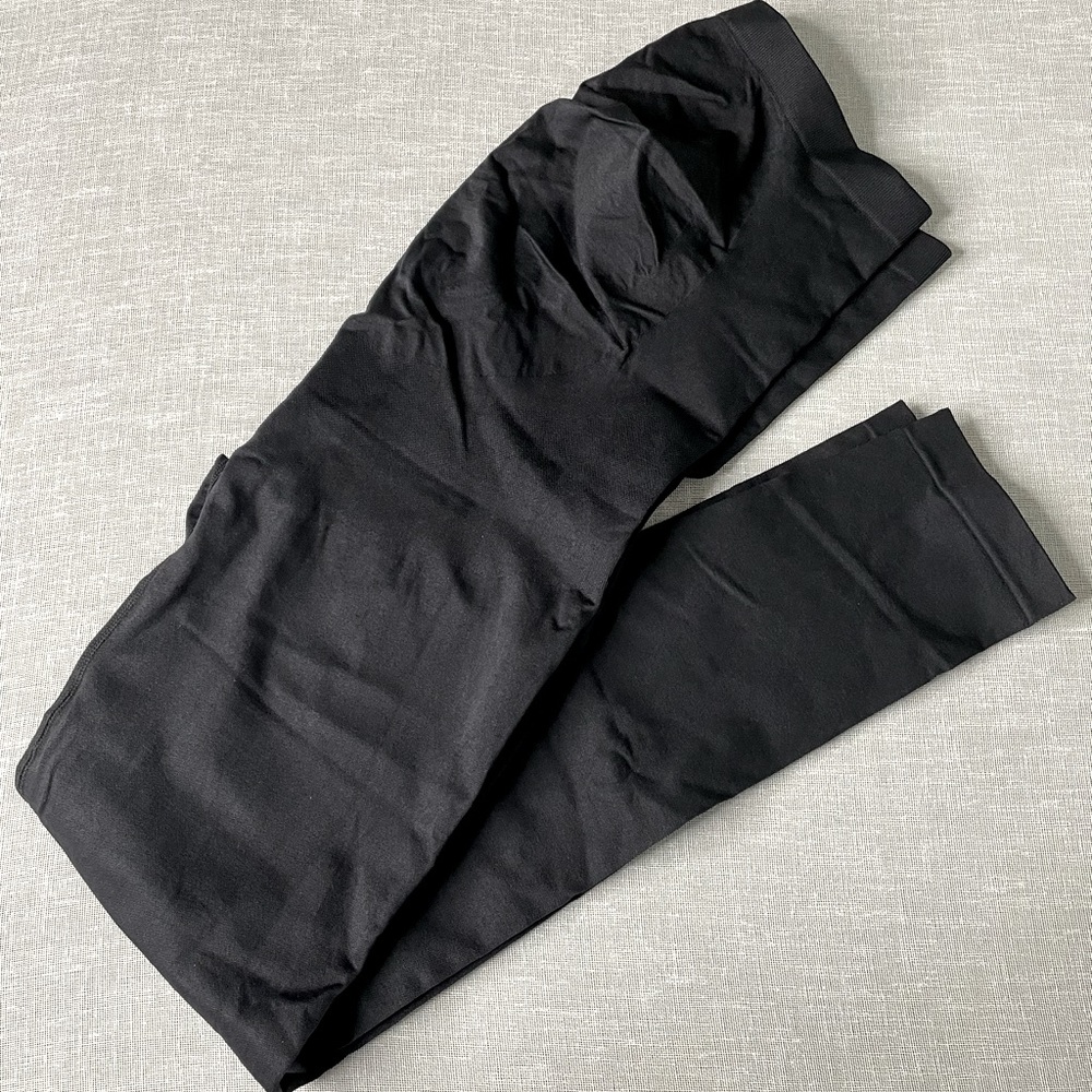 BNWT Motherhood Maternity Compression Leggings